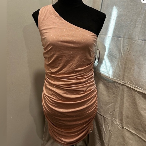 Paper Doll one shoulder mini dress size medium pink with gold shimmer - Picture 9 of 11